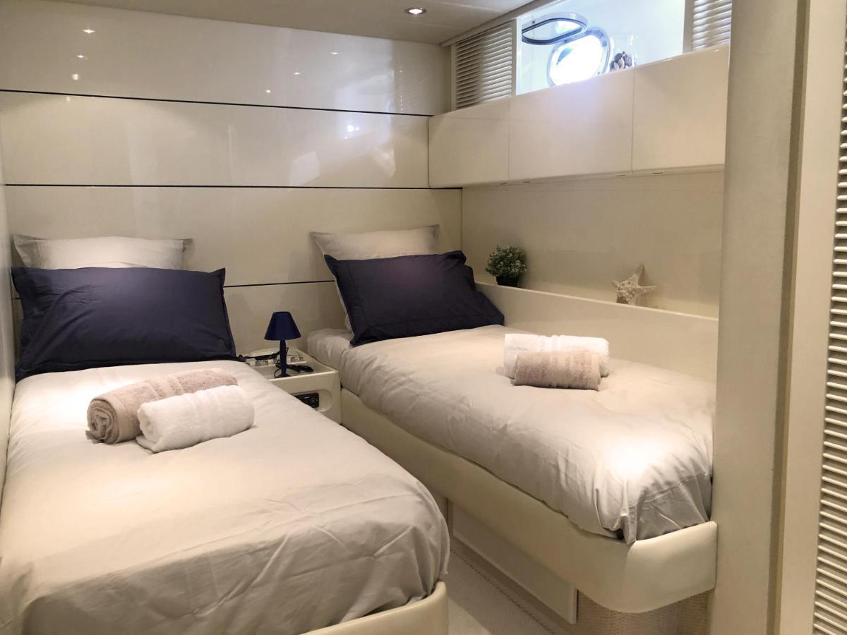 Home Sweet Boat - Chambres D'Hotes Empuriabrava Eksteriør billede