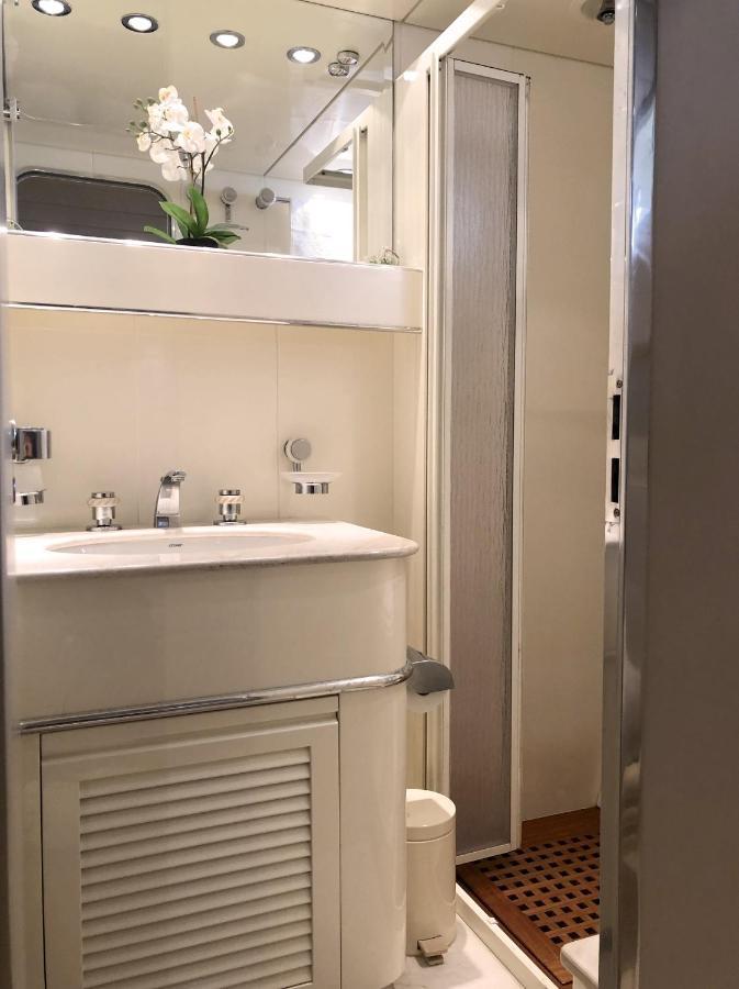 Home Sweet Boat - Chambres D'Hotes Empuriabrava Eksteriør billede